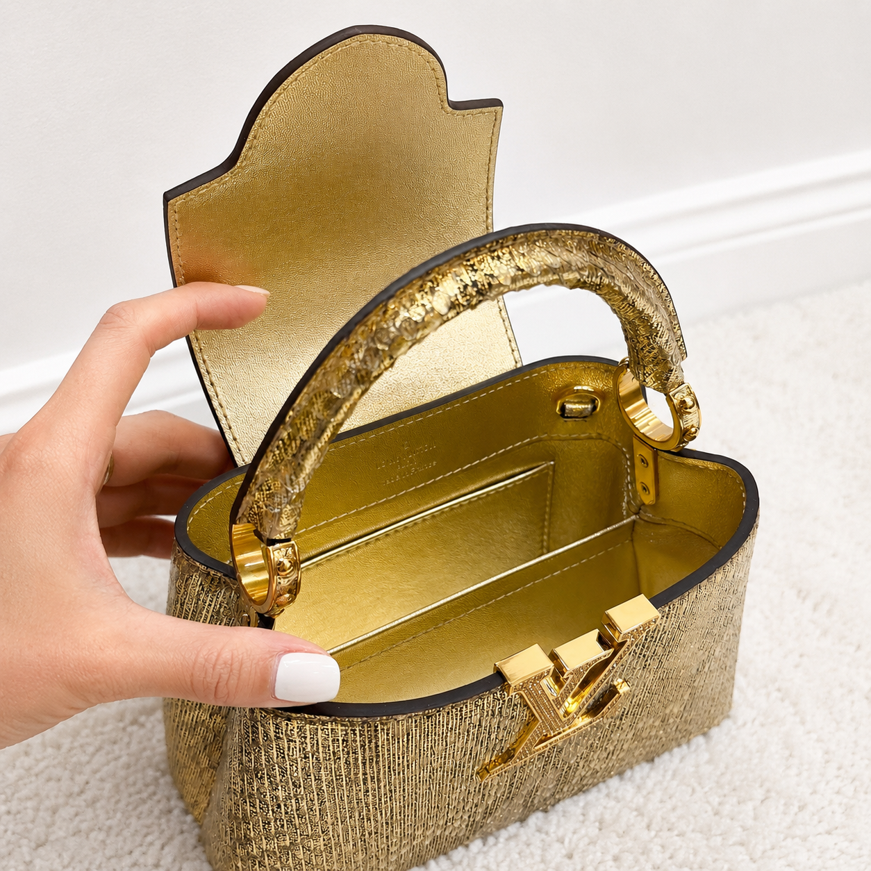 Louis Vuitton – Capucine