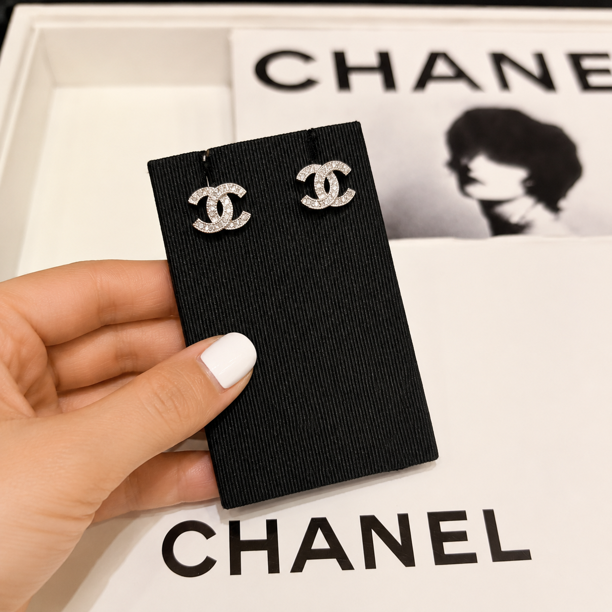 Chanel – Silver Diamond Double C Earrings