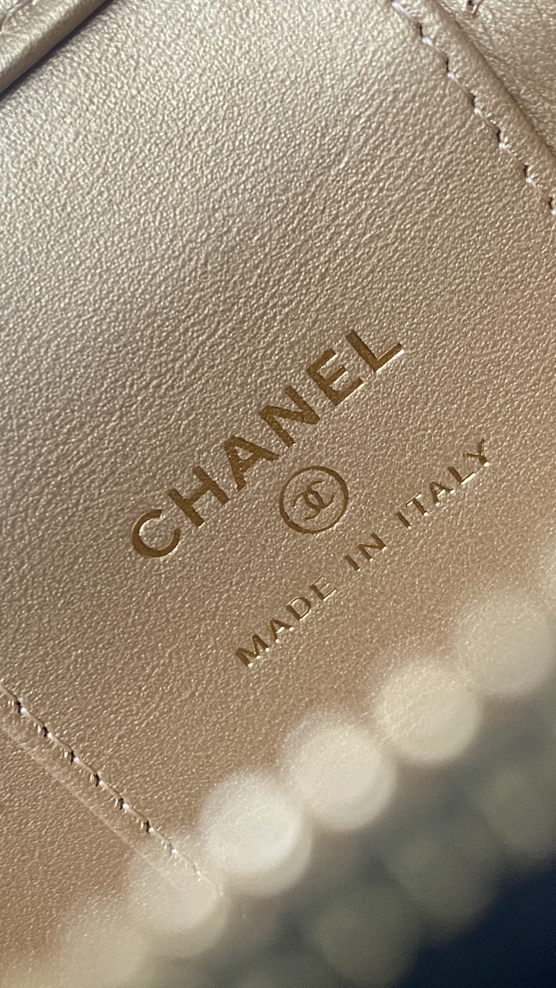 CHANEL – Runway CC Vanity