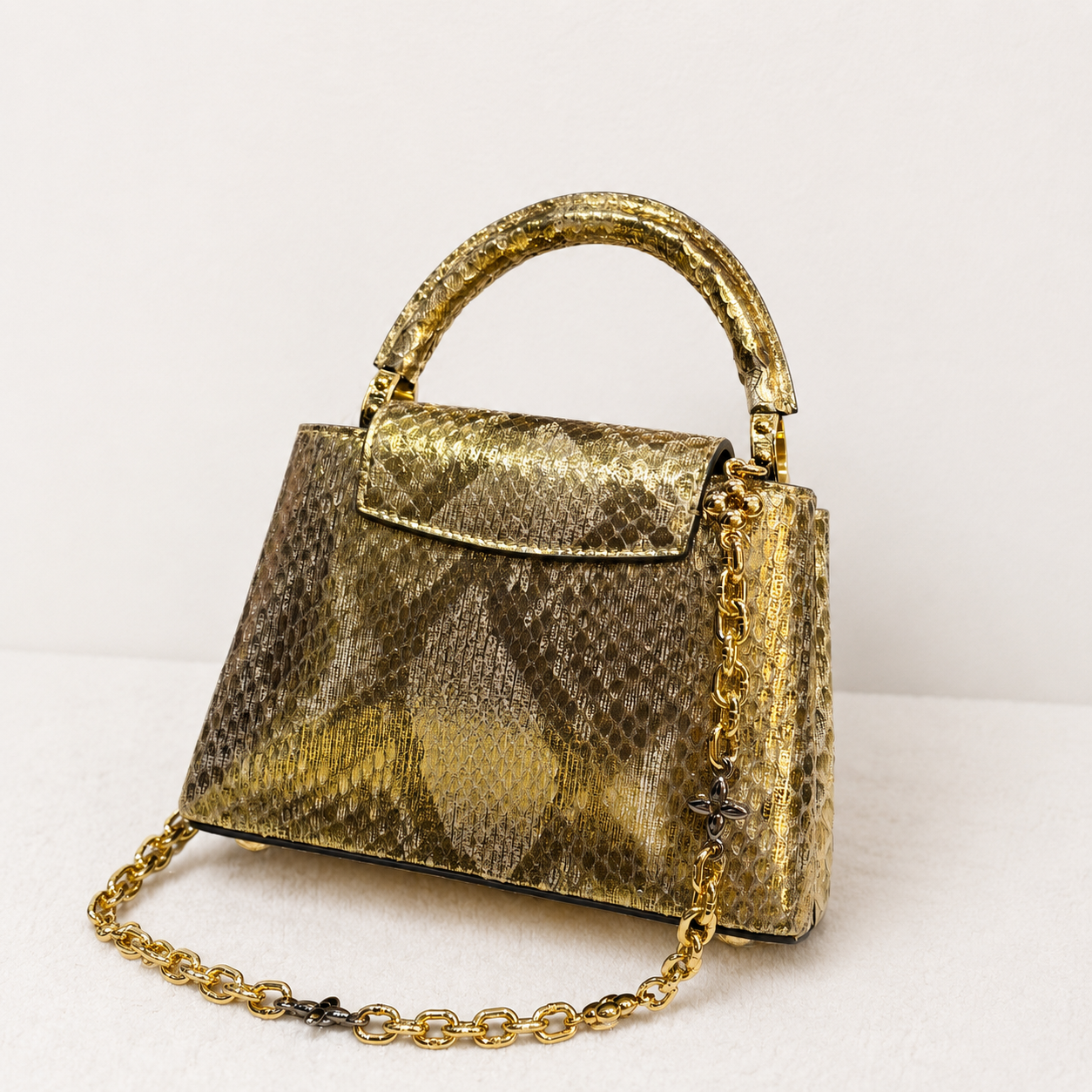 Louis Vuitton – Capucine