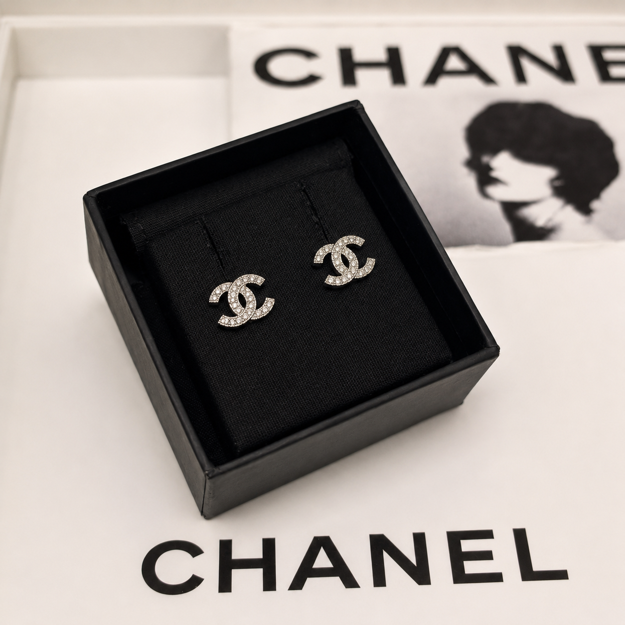 Chanel – Silver Diamond Double C Earrings
