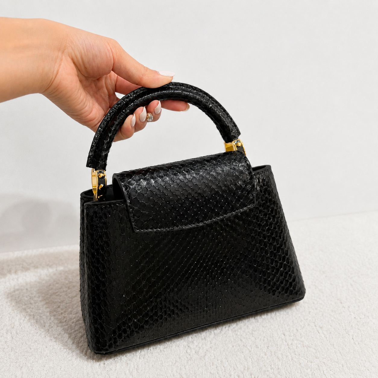 Louis Vuitton – Capucine